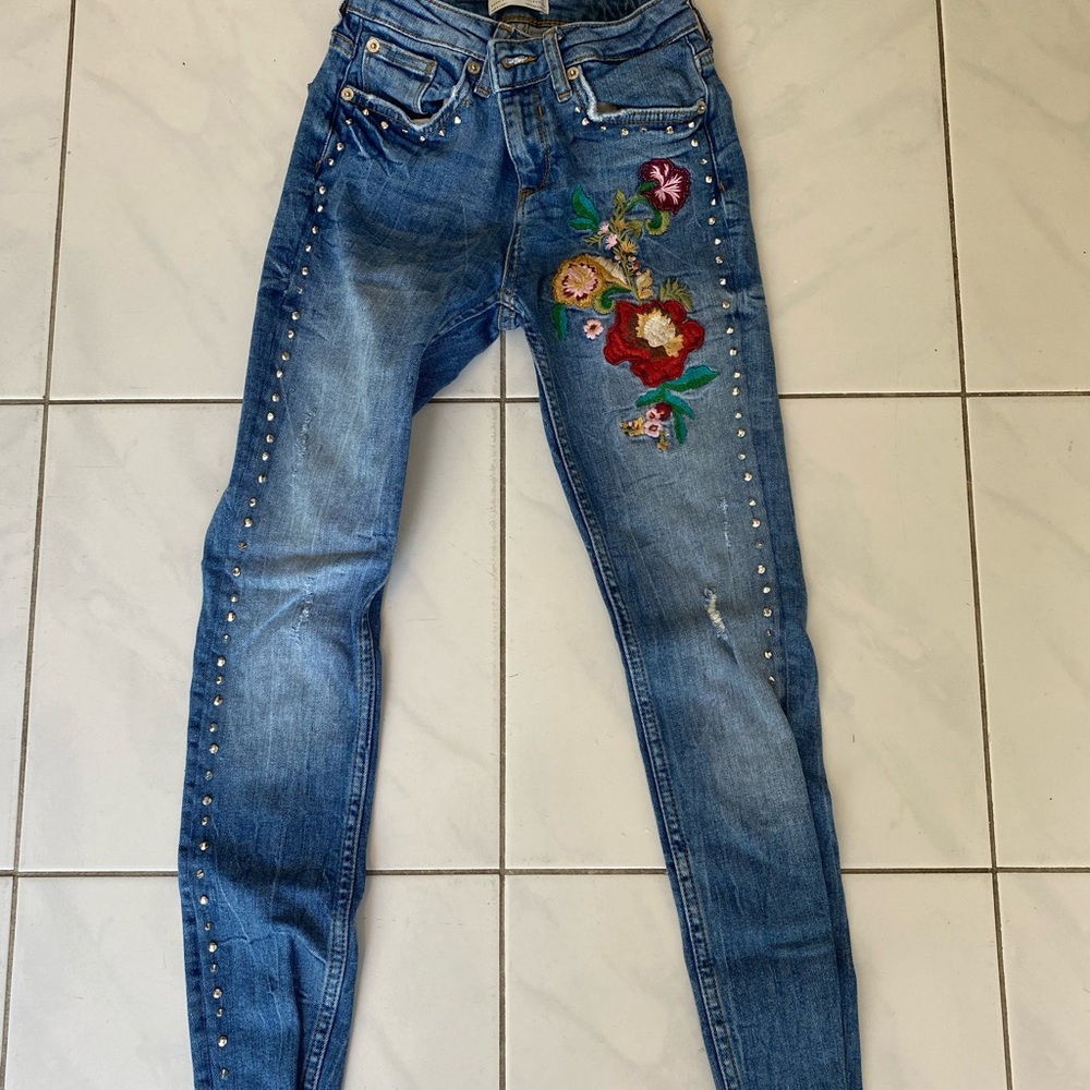ZARA Jeans with flowers and studs